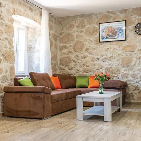 Ferienhaus Awesome In With Jacuzzi Ploce (Dubrovnik-Neretva)