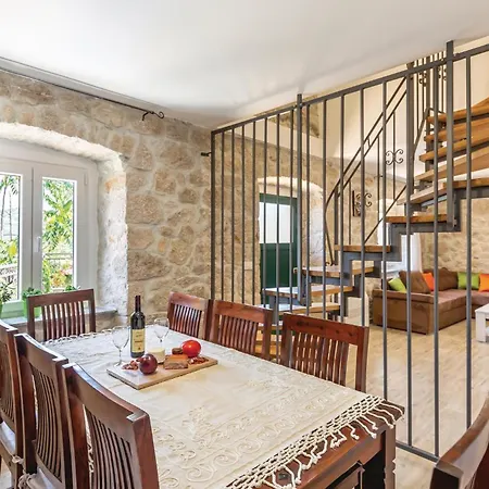Vakantiehuis Cozy In With House A Panoramic View *