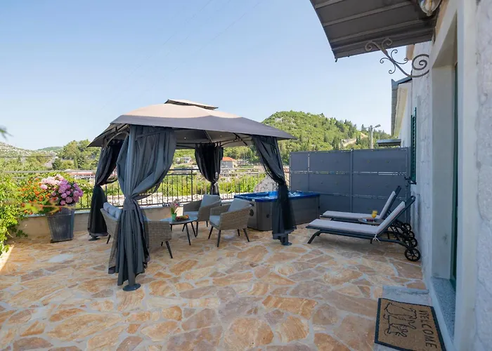 Awesome In With Jacuzzi * Ploce (Dubrovnik-Neretva)