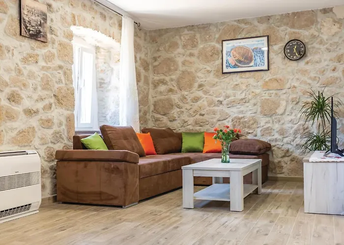Holiday home Awesome In With Jacuzzi Ploce (Dubrovnik-Neretva)