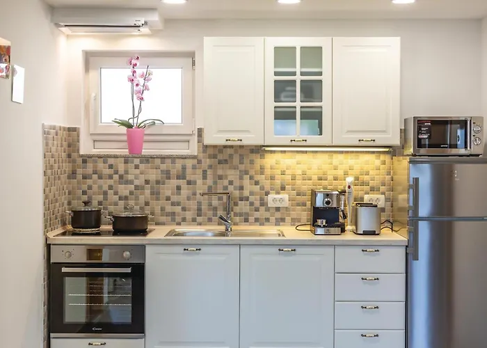 Awesome In With Jacuzzi *