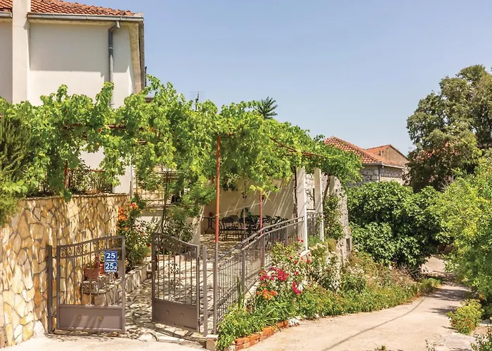 Awesome In With Jacuzzi * Ploce (Dubrovnik-Neretva)