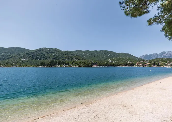 Awesome In With Jacuzzi Holiday home *