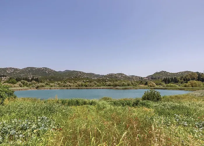 Awesome In With Jacuzzi *