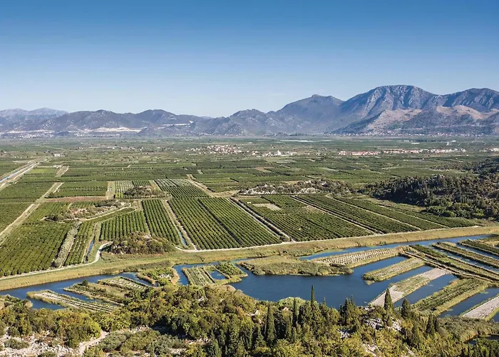 Holiday home Awesome In With Jacuzzi *