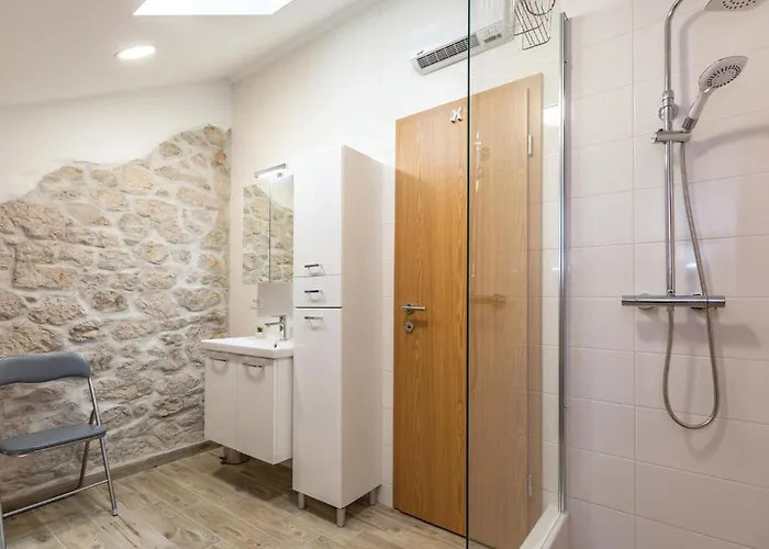 Holiday home Awesome In With Jacuzzi *