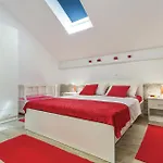 Amazing Home In Ploce With Wifi 펜션 *