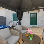 Amazing In With Wifi بيت للعطل بلوتشي