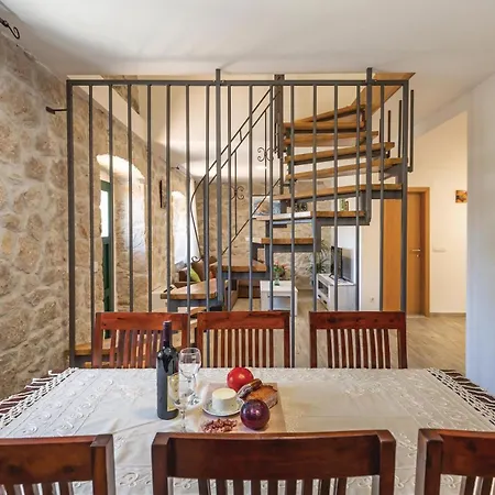 Awesome In With Jacuzzi *