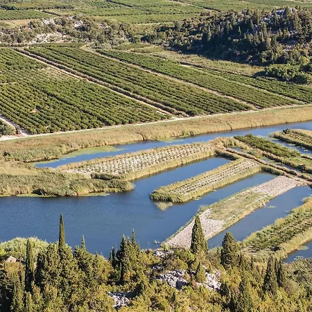 Holiday home Awesome In With Jacuzzi *