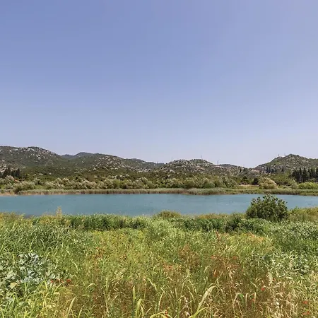 Awesome In With Jacuzzi *