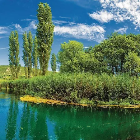 Awesome In With Jacuzzi プロチェ