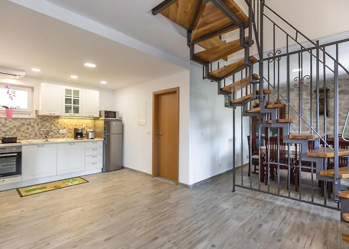 Holiday home Awesome In With Jacuzzi *