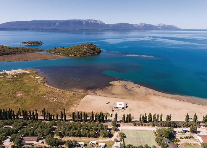 Holiday home Awesome In With Jacuzzi *