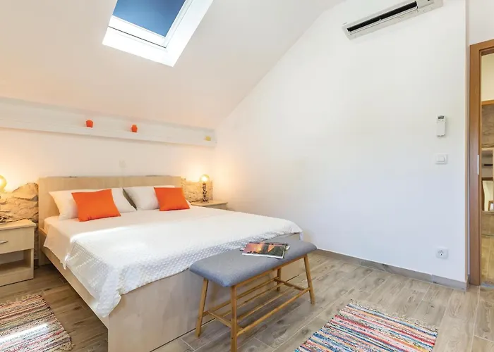 Awesome In With Jacuzzi Holiday home Ploce (Dubrovnik-Neretva)